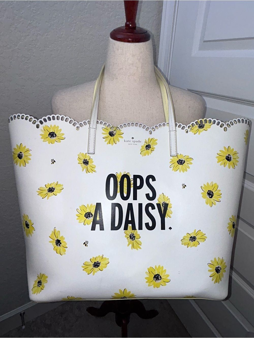 Kate Spade “Oops A Daisy” Daisy Bee 100% Cowhide Leather Large Tote Purse Bag